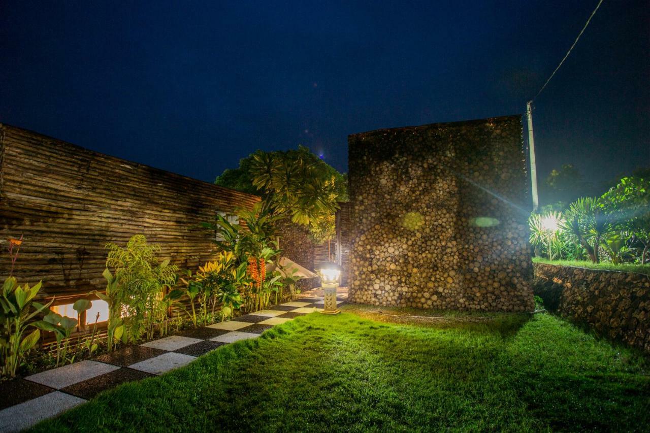 Kabeh Jati Garden Villa & Restaurant Tanglad Buitenkant foto